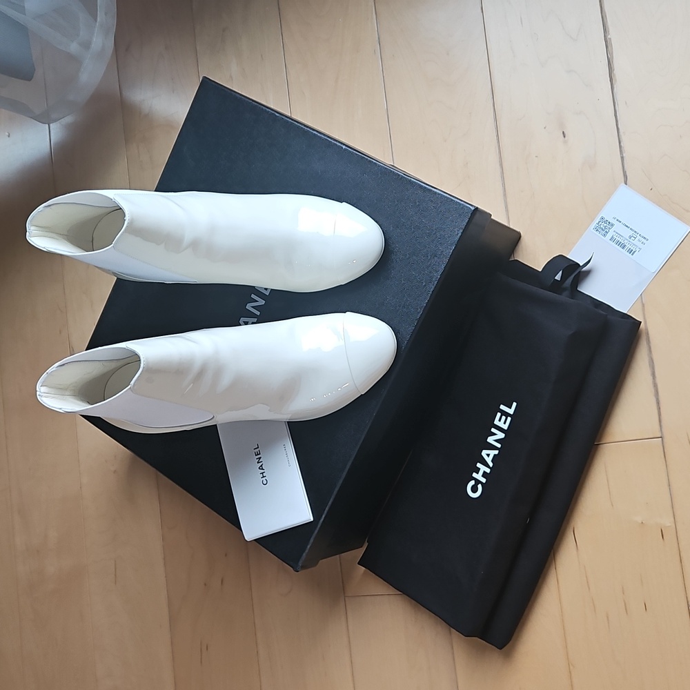 CHANEL Ecru Patent Calfskin Cap Toe Logo Booties, EU 37